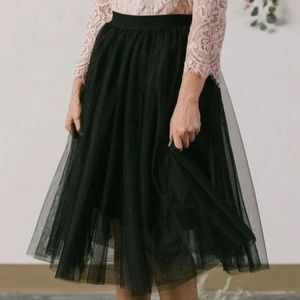 Esley Tulle Black Midi Skirt